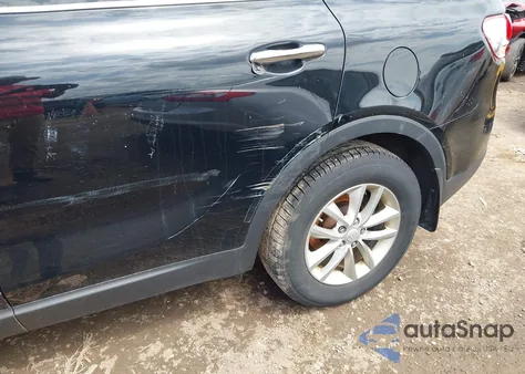 2016 Kia Sorento 3.3L Lx z USA, uszkodzony, nr VIN 5XYPGDA5XGG168325